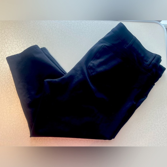 TORRID | ladies bombshell skinny cropped pants. Size: 24R - Picture 1 of 12